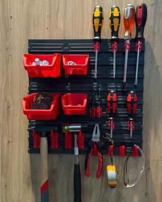🧰 Tvoja dielňa, tvoja vizitka. Stena na náradie Kistenberg premení neporiadok. 🔩 🔹 Úhľadná a priestranná 🔹 Odolná a...